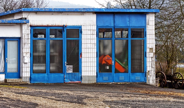 Chicago Homeowners’ Guide to Installing and Maintaining Rolling Steel Garage Doors