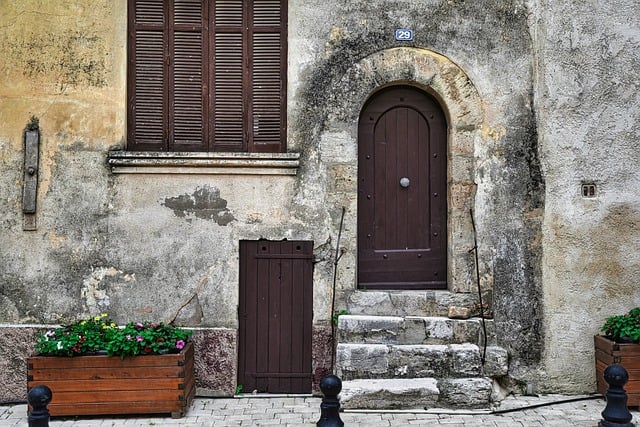 Chicago Home Security: Upgrading to High-Efficiency Garage Doors