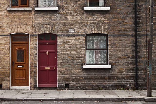 Revive Your St. Louis Home with Vintage Garage Door Restoration Guide