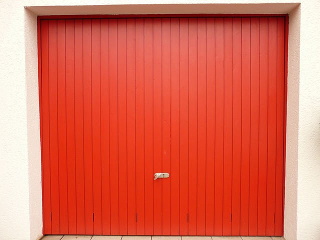 Vintage Garage Door Restoration: Chicago Emergency Services Guide