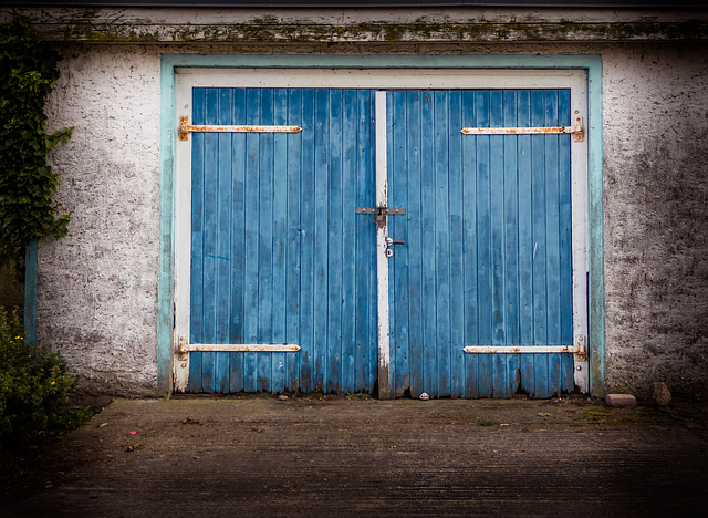 Weatherproofing Garage Doors for Chicago’s Cold Winters: A Comprehensive Guide