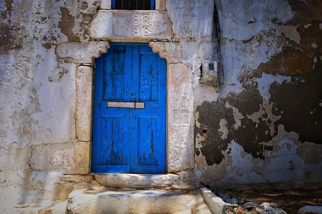 Transform Your Garage: Save Money with Top-Notch Local Door Repair & Installation